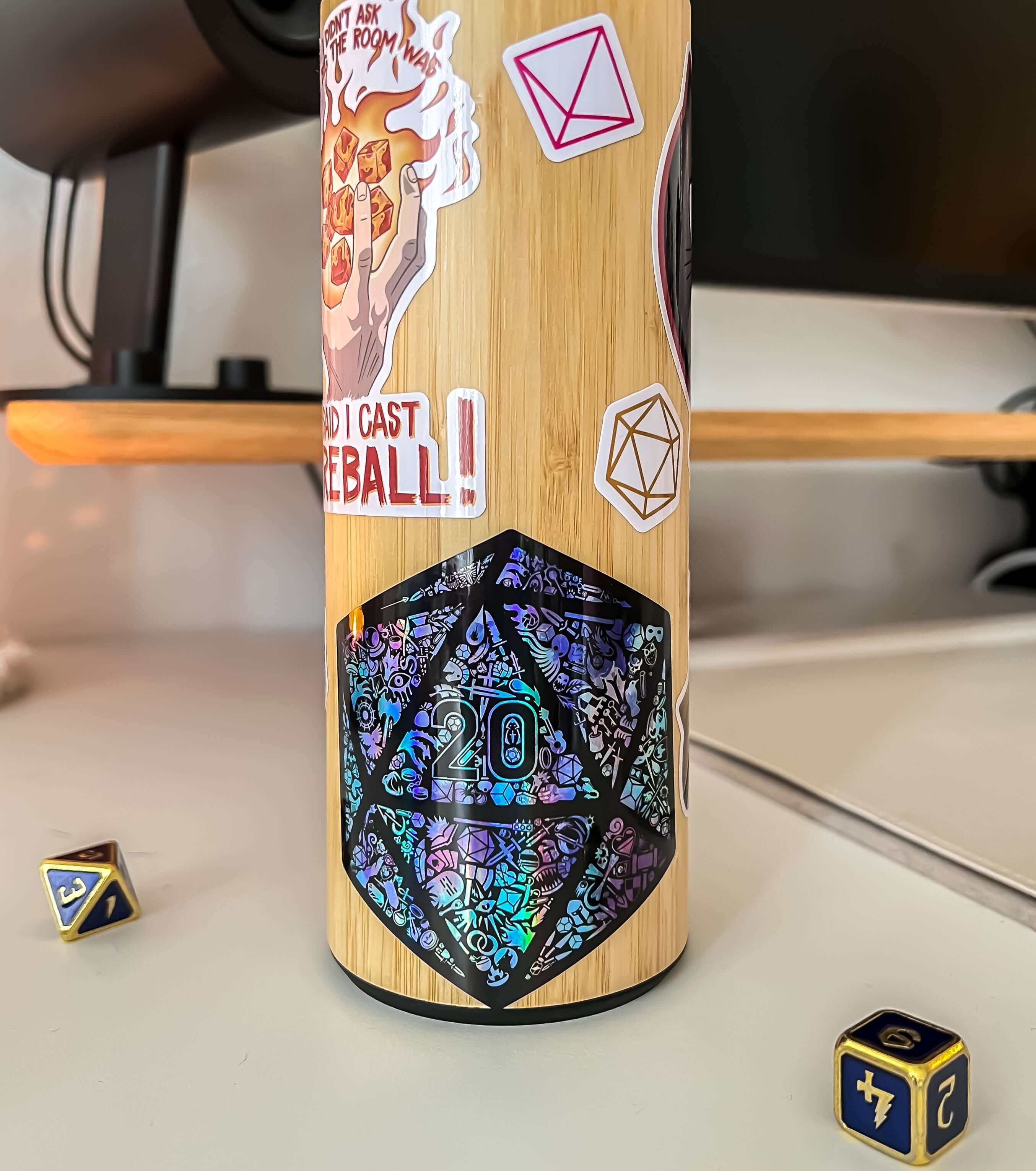 Holografisch mozaïek D20 sticker - D&D / TTRPG sticker - Glassstaff