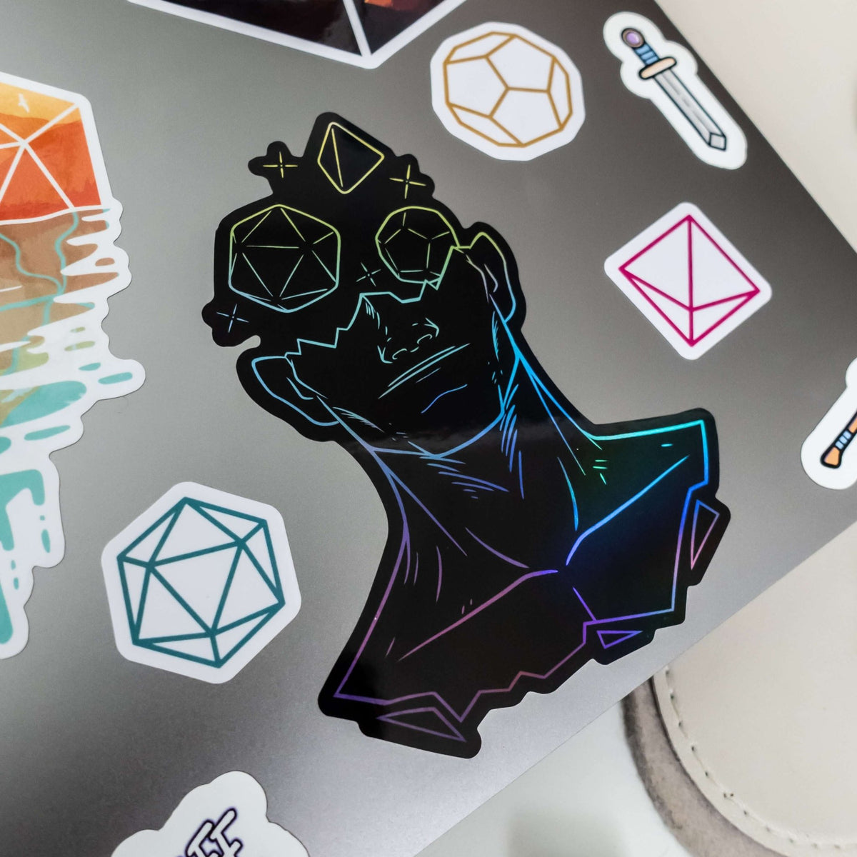 Holografisch Hoofd binnen de Spel Sticker - D&D / TTRPG Sticker - {{426d5af1c6d97ea611909f1dd627da90}}